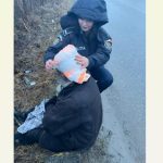 dincolo de uniforma un om cum a reusit un agent de politie sa salveze o viata 698647a3cbbdb