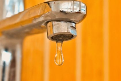 echipele raja sisteaza furnizarea apei potabile in cartierul palazu mare 69831c3a807c6