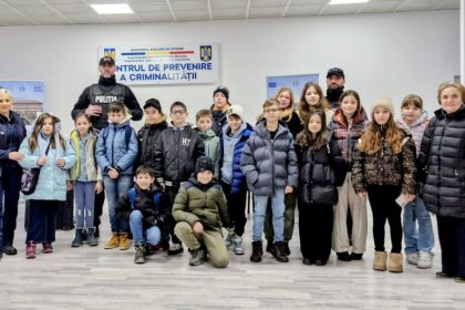 elevi ai colegiului national constantin bratescu detectivi pentru o zi la ipj constanta 6993226043b39