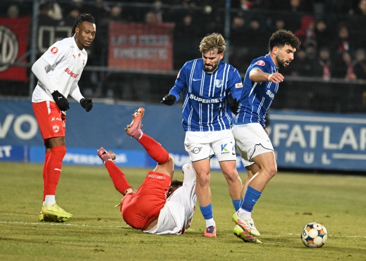 farul a fost invinsa de dinamo la ovidiu 69844a9350471