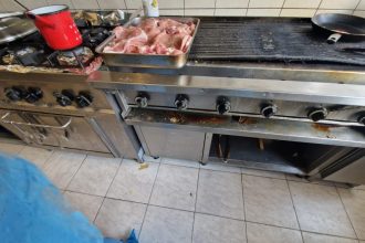 foto controale ansvsa in restaurante si fast food uri amenzi de peste 38 milioane de lei si sute de kilograme de carne confiscate 69944a4ea1787