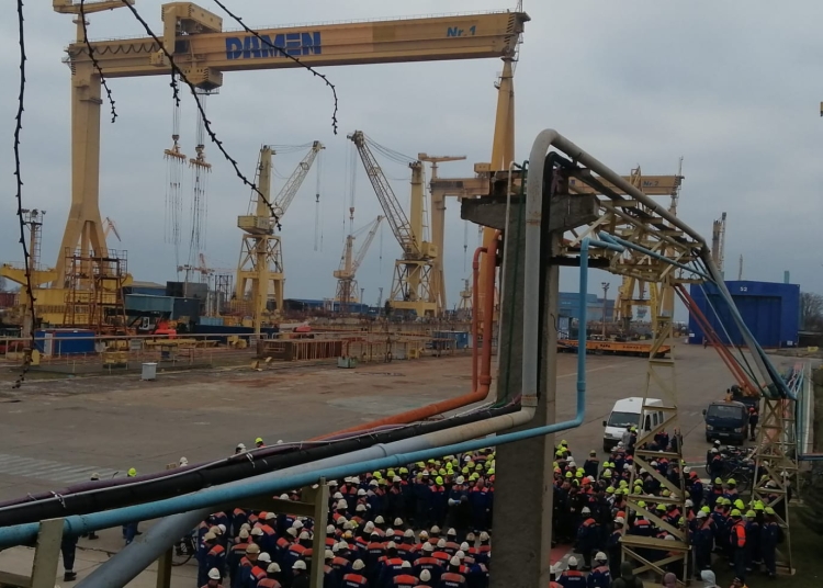 galerie fotovideo protest spontan la santierul naval mangalia angajatii nu si au primit salariile de doua luni 69a1596845074