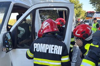 interventie de urgenta in tomis nord o persoana inconstienta zace pe acoperisul scarii unui bloc 69805605bf571