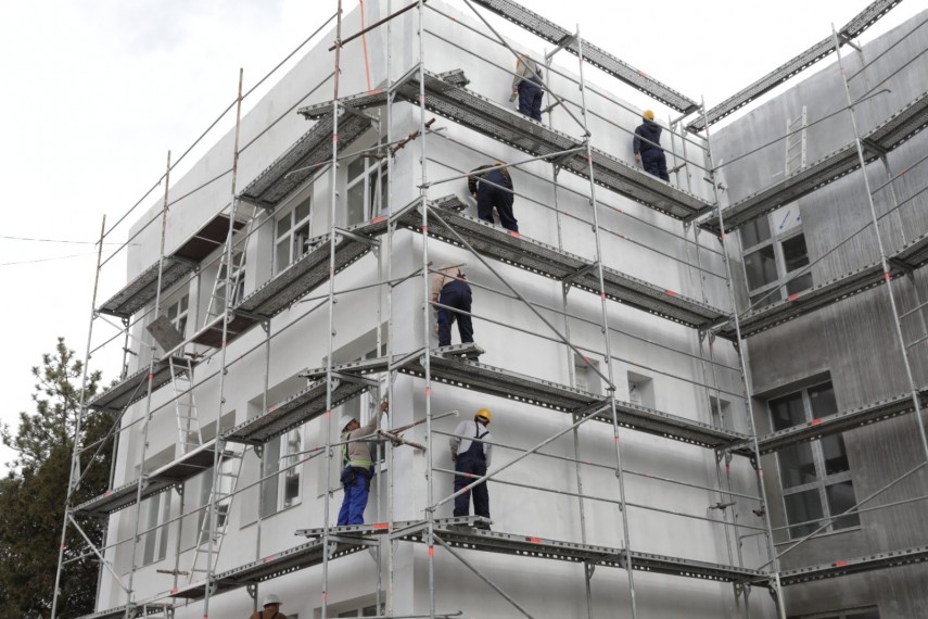 lucrarile de reabilitare la scolile gimnaziale nr 6 si nr 10 din constanta sunt in plina desfasurare 699ffce7ba019