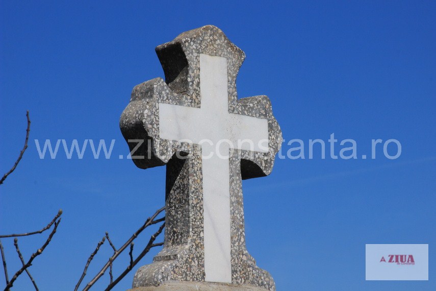 mai multe morminte au fost profanate in cimitirul din localitatea cuza voda judetul constanta 6991d0cce6904
