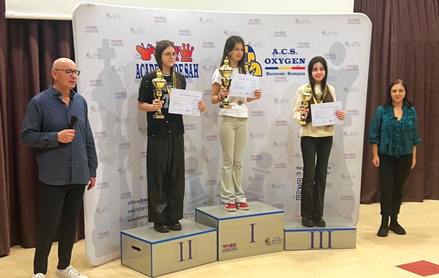 maria magdalena curca si esna mustafa pe podium la festivalul sahului bucurestean galerie foto 698ae4b449054