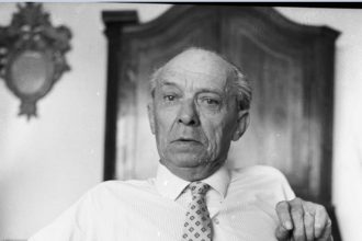 mina constanta il omagiaza pe vasile canarache prin evenimentul muzeografia dobrogeana 6985b3dd42e67