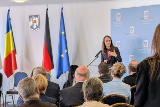 ministrul afacerilor externe oana toiu la intalnirea cu comunitatea de romani din bavaria 699191c7543d4