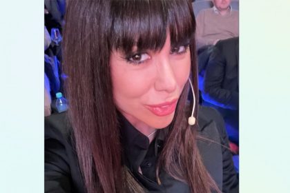 mutare surpriza in tv este vorba despre denise rifai va promit ca o sa va placa 6980b7d1a70eb