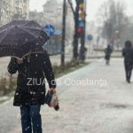 ninge la constanta zapada s a asternut pe sosea si trotuare 699566556b8f6