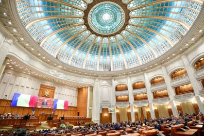 parlamentarii dezbat astazi trei motiuni simple sunt vizati radu miruta oana toiu si ilie bolojan in calitate de ministru interimar al educatiei 698989a097396