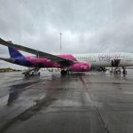 pasagerii unei curse wizz air care a fost anulata din cauza conditiilor meteo sunt revoltati ne trateaza ca pe bagajul uitat in aeroport 69965ce901cd4