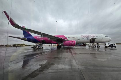 pasagerii unei curse wizz air care a fost anulata din cauza conditiilor meteo sunt revoltati ne trateaza ca pe bagajul uitat in aeroport 69965ce901cd4