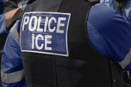 peste 120 de romani pe lista departamentului de imigrare si control vamal al sua 698de06bcbbda