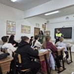 politistii din constanta desfasoara actiuni pentru siguranta elevilor in scoli si imprejurimi 6985e8b7c9e40