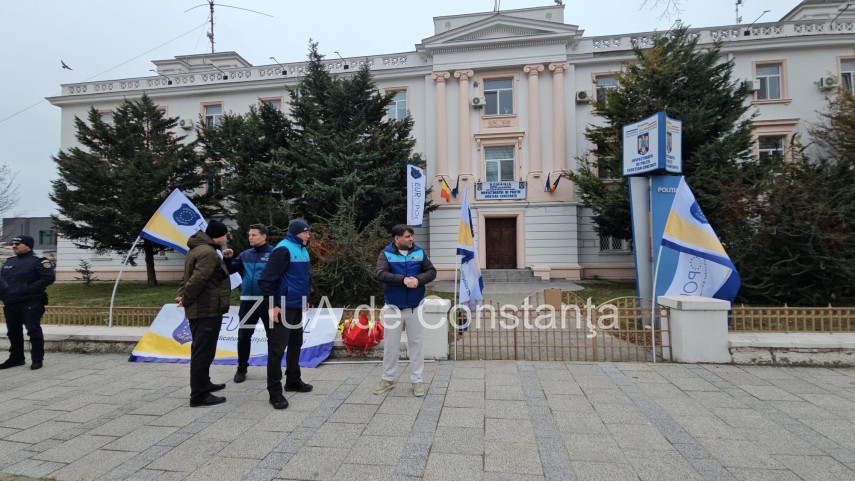 protest organizat de sindicatul europol in fata ipj constanta 69a1644e67657