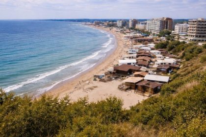 raportul mediului despre litoral peste 4 000 de constructii ridicate pe terenuri care ar fi trebuit sa apartina statului 6983a4fc2afa3