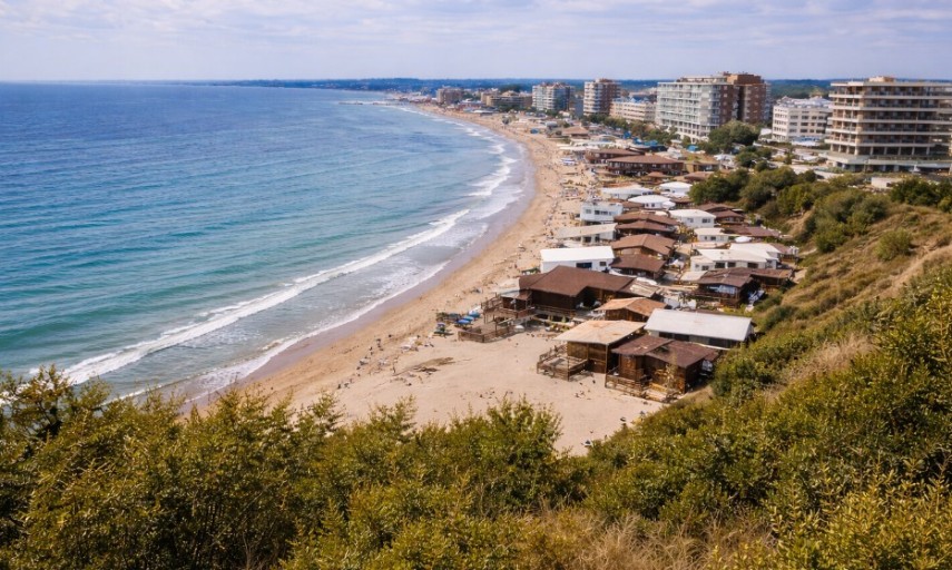 raportul mediului despre litoral peste 4 000 de constructii ridicate pe terenuri care ar fi trebuit sa apartina statului 6983a4fc2afa3