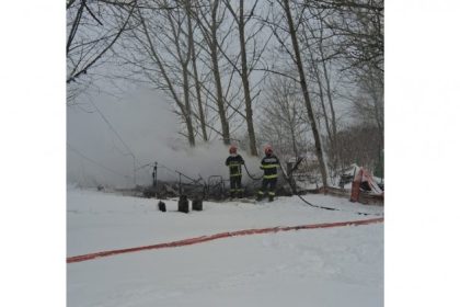 rulota mistuita de flacari la iesire din harsova judetul constanta 6995b07538e41