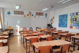 sapte scoli din tara afectate de conditiile meteo elevii invata online 6981e9ec988a8