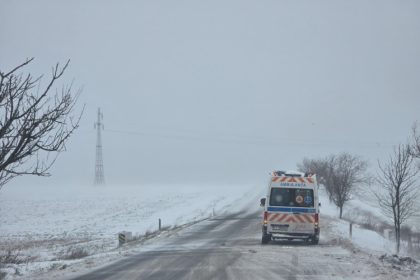 situatia din tara sub cod galben 16 localitati afectate zeci de masini blocate si aproape 2 000 de pompieri mobilizati 699970b8d1581