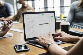 studiu 2026 ce isi doresc angajatii in noul an profesional salariu mai mare program flexibil remote sau avansare 699db9b48a0b9