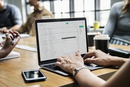 studiu 2026 ce isi doresc angajatii in noul an profesional salariu mai mare program flexibil remote sau avansare 699db9b48a0b9