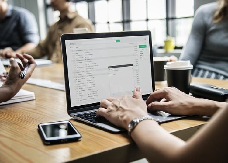 studiu 2026 ce isi doresc angajatii in noul an profesional salariu mai mare program flexibil remote sau avansare 699db9b48a0b9