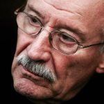 suspectii perchezitionati de politia capitalei l au amenintat pe actorul victor rebengiuc cu toporul 698dbcb46bfb2