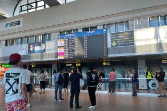 tendinta traficului de pasageri pe aeroporturile din romania care este situatia la constanta si tulcea 6993d6af2dc4b