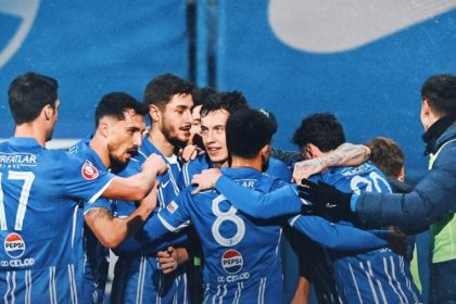 trei fotbalisti de la farul constanta in echipa ideala a etapei a 27 a face cel mai bun sezon din cariera 699453ece2622