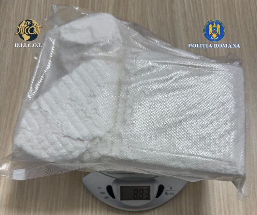 trei indivizi suspectati de trafic de droguri retinuti de procurorii diicot 6999a55ebe9c9