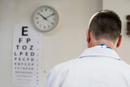 un fost sef al sectiei clinice de oftamologie de la spitalul clinic cai ferate iasi nu poate justifica o avere de peste 25 milioane lei 698f627c6645c