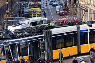 un mort si zeci de raniti dupa ce un tramvai a deraiat la milano 69a28ef276422
