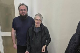 un valoros costum femeiesc din tara zarandului a fost donat muzeului de arta populara constanta 69a04a8c686f0