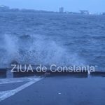 valuri impresionante pe lacul tabacarie din constanta litoralul se afla sub avertizare de vreme rea 6995513db723d