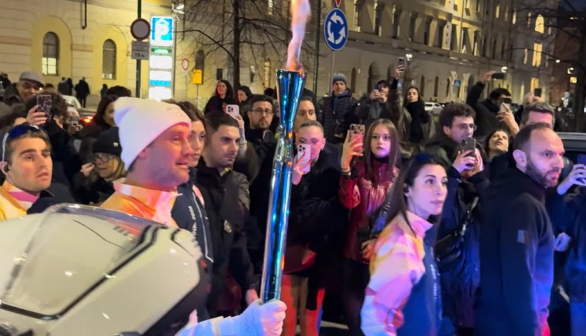 video cristi chivu poarta torta olimpica pentru jocurile olimpice de iarna milano cortina 6985007ca4662