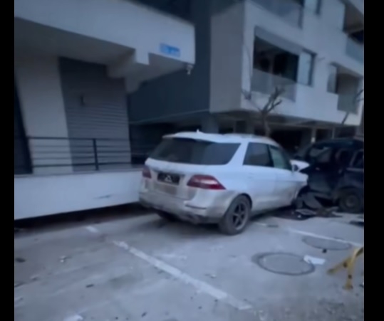 video cu momentul accidentului din mamaia sat cand o ucraineanca a intrat cu masina intr un parapet si intr un contor electric 698cb1e372af6