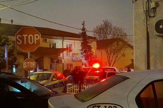 video foto perchezitii si indivizi alergati de mascati pe o strada din navodari unul a fost incatusat 6989827997942