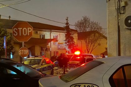 video foto perchezitii si indivizi alergati de mascati pe o strada din navodari unul a fost incatusat 6989827997942