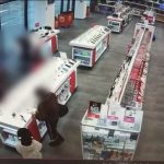 video trei tineri prinsi la furat intr un mall din medgidia 699365b5611c0