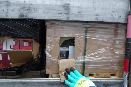 videofoto produse contrafacute de peste 14 milioane lei confiscate de politisti intr o saptamana 699195b6cafb2