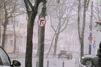 vremea se schimba brusc cu temperaturi mult peste normalul perioadei apoi revin ninsorile si viscolul 69902f0f07f36