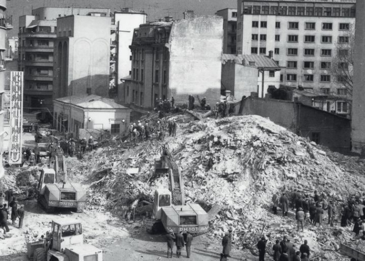 49 de ani de la cutremurul din 4 martie 1977 securitatea trimite agenti sa asculte printre ruine 69a7ff2bb44b8