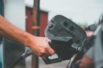 89 dintre romani nu sunt multumiti in ceea ce priveste modul in care guvernul a gestionat criza carburantilor 69c944dddd98c