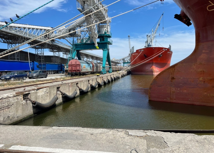 accident naval intre o nava si o macara in portul constanta 69b7b5182c4d5