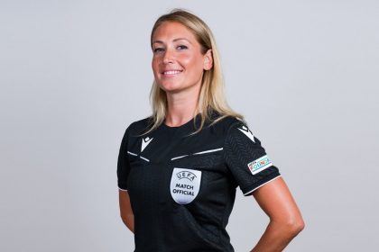 alina ionela pesu din mangalia la centru la meciul arsenal chelsea din sferturile uefa womens champions league 69c26de3d475b