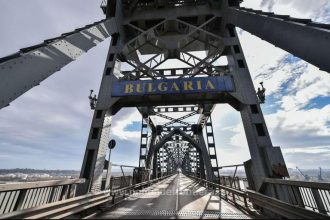 atentie soferi circulatia va fi inchisa joi 12 martie pe dn 5 podul prieteniei romania bulgaria intre giurgiu si ruse ce rute alternative pot fi folosite 69b120d1b72db