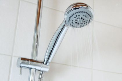 avarie la intersectia strazilor suceava cu adamclisi din constanta mai multi consumatori fara apa calda si caldura 69c7750433471