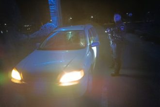 barbat de 26 de ani prins la volan sub influenta alcoolului dupa ce a incercat sa fuga de jandarmi 69c108465f353